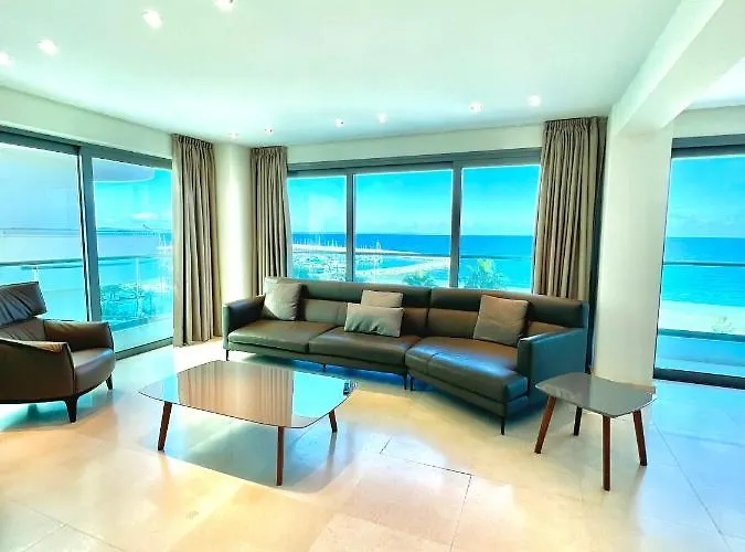 アパートホテル Aphrodite Plaza 4*