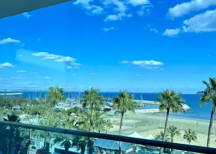 Aphrodite Plaza ラルナカ