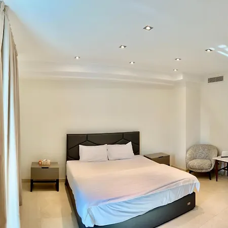 Aphrodite Plaza 4* Lárnaca