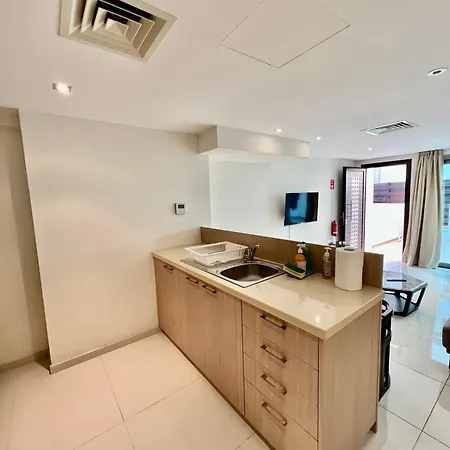 Aphrodite Plaza 4* לרנקה
