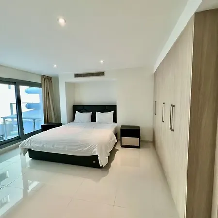 Aphrodite Plaza 公寓式酒店 拉纳卡