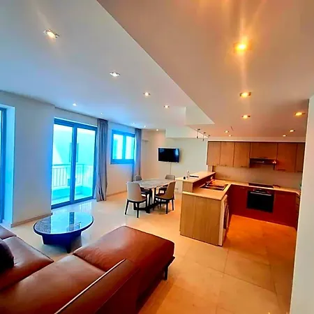 Apartahotel Aphrodite Plaza 4*