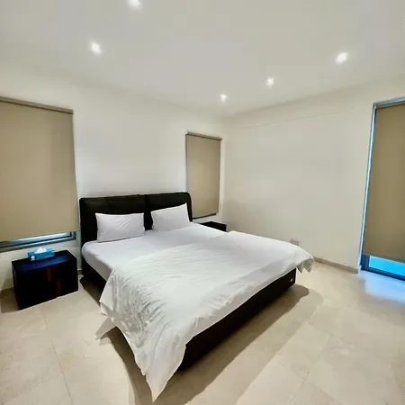 Aparthotel Aphrodite Plaza